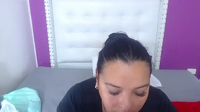 fat naughtyass online show from February 16, 2026, 2:27 pm