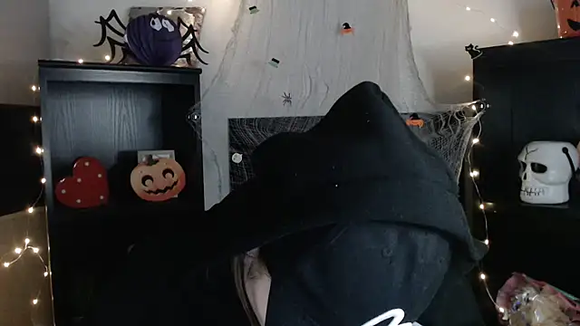 Snapshot of JuiceLips__ chatting on November 2, 2025, 9:14 am JuiceLips online show from November 2, 2025, 9:14 am