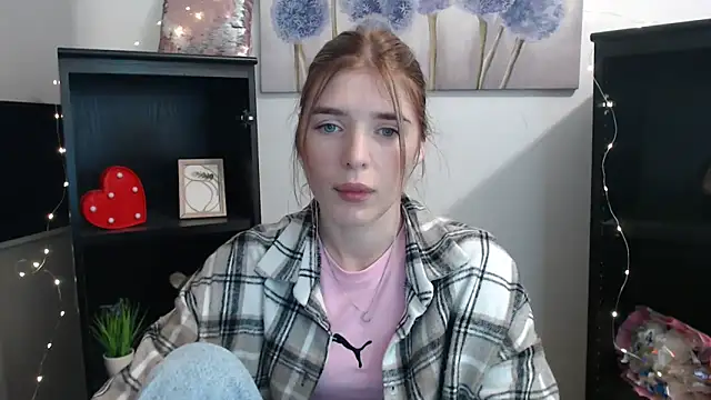 Snapshot of JuiceLips__ chatting on November 19, 2025, 1:55 pm JuiceLips online show from November 19, 2025, 1:55 pm