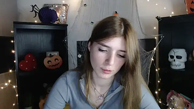 Snapshot of JuiceLips__ chatting on November 3, 2025, 5:05 pm JuiceLips online show from November 3, 2025, 5:05 pm