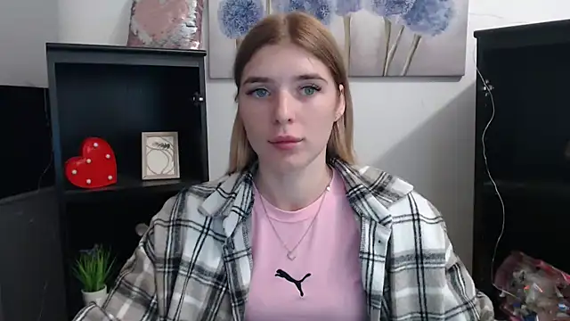 Snapshot of JuiceLips__ chatting on November 25, 2025, 3:01 pm JuiceLips online show from November 25, 2025, 3:01 pm