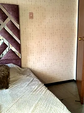 KloePink  online show from November 18, 2025, 2:53 pm