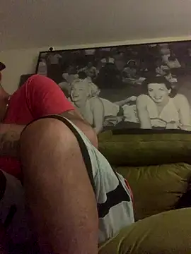 Hothotboyg online show from September 18, 2025, 9:34 am