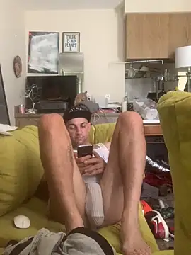 Hothotboyg online show from September 18, 2025, 9:40 pm