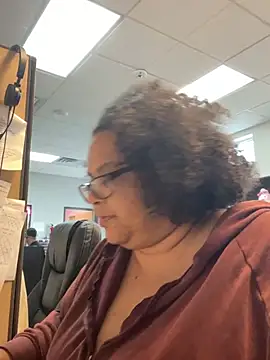 wishuhope4 online show from April 16, 2026, 9:39 pm