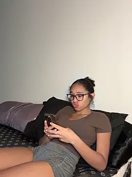 Snapshot of cupcakemia chatting on September 10, 2025, 5:12 pm cupcakemia online show from September 10, 2025, 5:12 pm