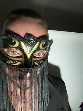 ELTIBURONCITO online show from March 4, 2026, 3:14 am