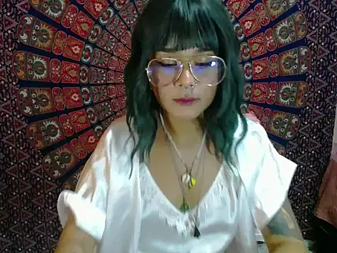 Snapshot of Delliriummm chatting on March 5, 2026, 7:27 am Delliriummm online show from March 5, 2026, 7:27 am