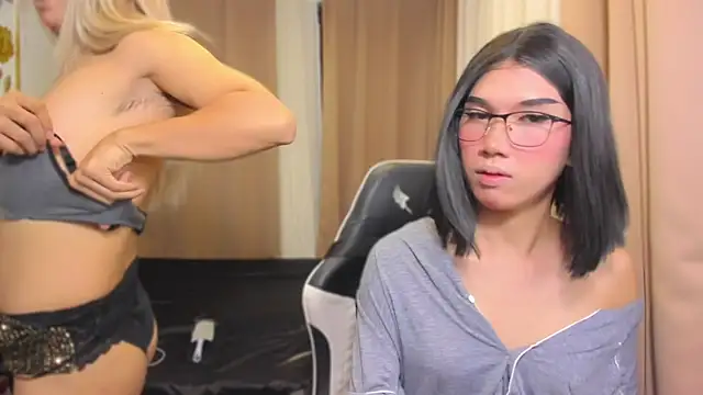 MaxCollins online show from December 18, 2025, 8:01 pm