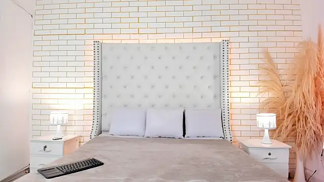 mara winters  online show from February 13, 2026, 11:54 am