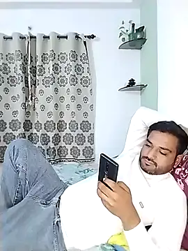 Snapshot of avi007p chatting on November 8, 2025, 7:39 pm avi007p online show from November 8, 2025, 7:39 pm