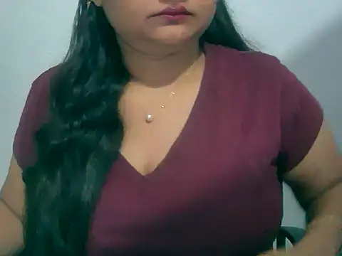 Snapshot of Saniya_K chatting on November 3, 2025, 3:37 pm Saniya K online show from November 3, 2025, 3:37 pm