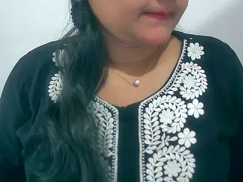 Snapshot of Saniya_K chatting on December 3, 2025, 11:09 am Saniya K online show from December 3, 2025, 11:09 am