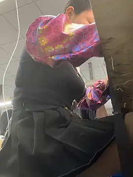 Snapshot of DHJM168 chatting on November 21, 2025, 12:42 am DHJM168 online show from November 21, 2025, 12:42 am