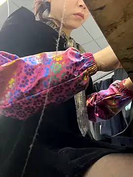 Snapshot of DHJM168 chatting on November 4, 2025, 12:47 am DHJM168 online show from November 4, 2025, 12:47 am