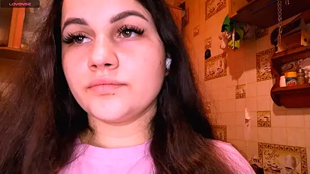 Snapshot of DierdreCousineau chatting on December 5, 2025, 10:14 am DierdreCousineau online show from December 5, 2025, 10:14 am