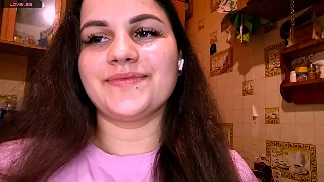 Snapshot of DierdreCousineau chatting on December 1, 2025, 10:27 am DierdreCousineau online show from December 1, 2025, 10:27 am