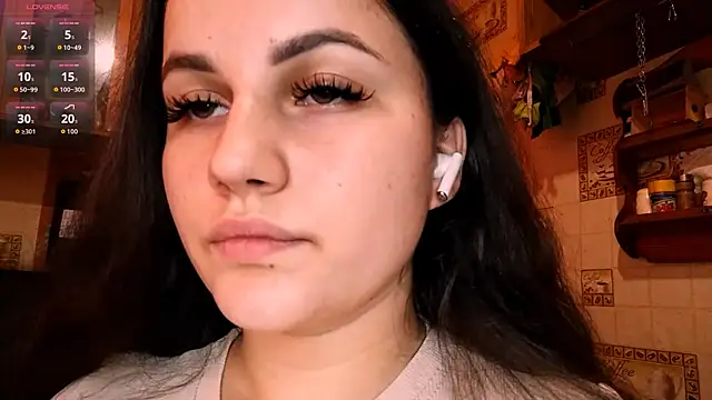 Snapshot of DierdreCousineau chatting on November 14, 2025, 10:30 am DierdreCousineau online show from November 14, 2025, 10:30 am