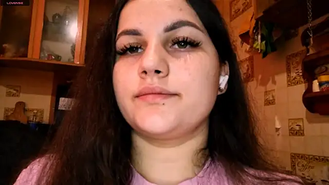 Snapshot of DierdreCousineau chatting on November 16, 2025, 10:20 am DierdreCousineau online show from November 16, 2025, 10:20 am