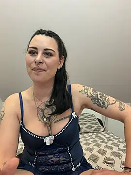 Snapshot of LadyNocturne chatting on April 18, 2026, 3:47 pm LadyNocturne online show from April 18, 2026, 3:47 pm