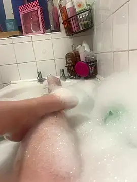 Imogenbabyyy online show from October 9, 2025, 5:46 pm