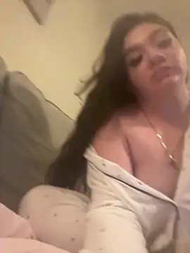 Imogenbabyyy online show from December 17, 2025, 8:47 pm