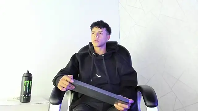 Snapshot of Alex_Colton7 chatting on December 3, 2025, 3:40 am Alex Colton7 online show from December 3, 2025, 3:40 am