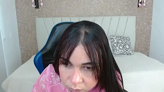 Snapshot of AliceSmiith_ chatting on October 19, 2025, 5:59 pm AliceSmiith online show from October 19, 2025, 5:59 pm