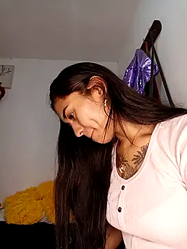 Snapshot of Liahdiaz_ chatting on November 14, 2025, 3:48 pm Liahdiaz online show from November 14, 2025, 3:48 pm