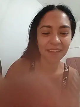 Liahdiaz  online show from May 14, 2026, 2:58 pm