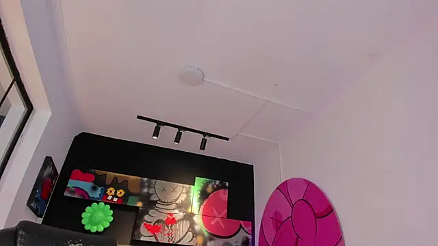 miIa bratz online show from February 24, 2026, 7:37 pm