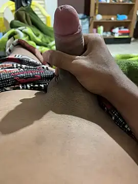 Snapshot of marcqueim chatting on February 2, 2026, 10:53 pm marcqueim online show from February 2, 2026, 10:53 pm