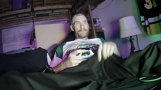 Snapshot of Tiggitytomociti chatting on November 16, 2025, 1:27 pm Tiggitytomociti online show from November 16, 2025, 1:27 pm