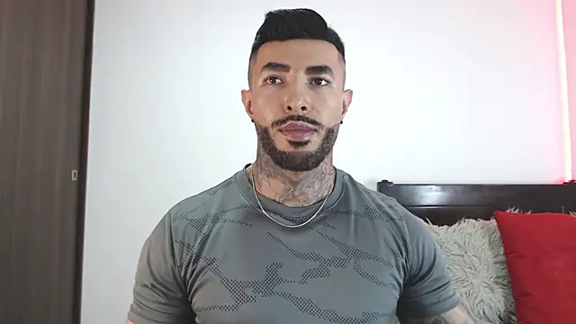 andrea de lucaa online show from March 17, 2026, 2:14 am