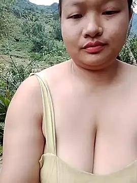 Snapshot of girl-babi chatting on September 24, 2025, 9:05 am girl-babi online show from September 24, 2025, 9:05 am