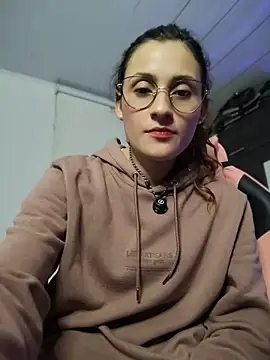 Snapshot of lindasyt chatting on July 21, 2026, 11:28 pm lindasyt online show from July 21, 2026, 11:28 pm
