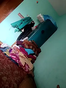 maddy3108 online show from October 15, 2025, 5:39 am