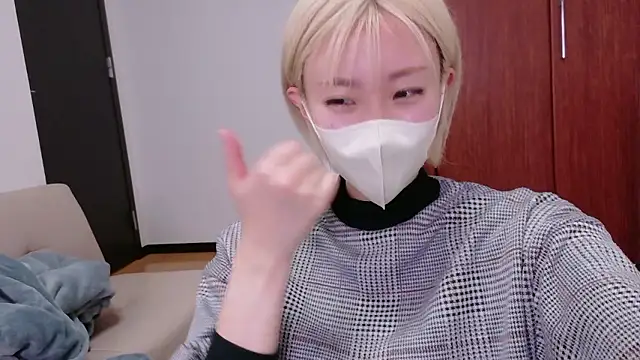 Nana  ch online show from April 1, 2026, 6:16 pm