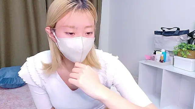 Nana  ch online show from December 17, 2025, 11:48 am