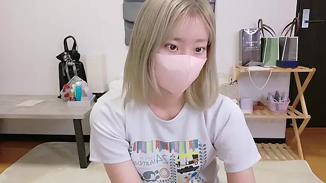 Nana  ch online show from November 12, 2025, 11:36 am