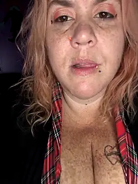 Snapshot of Courdles chatting on November 10, 2025, 9:36 am Courdles online show from November 10, 2025, 9:36 am