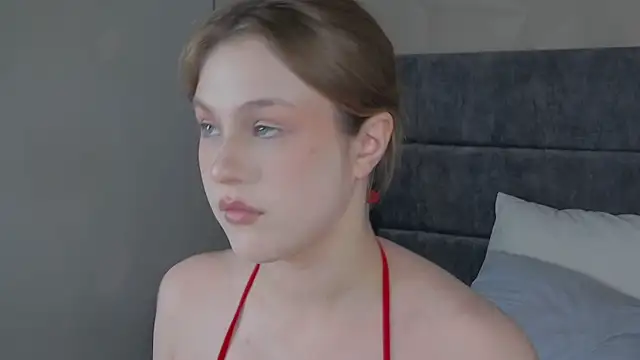 Snapshot of CaitlinSugar chatting on July 7, 2026, 4:26 am CaitlinSugar online show from July 7, 2026, 4:26 am