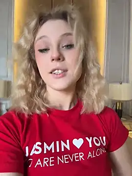 Snapshot of CaitlinSugar chatting on November 12, 2025, 4:27 am CaitlinSugar online show from November 12, 2025, 4:27 am