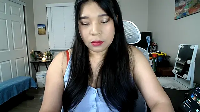 SHEILYN  online show from April 8, 2026, 3:52 am