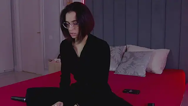 VioletAsh online show from April 13, 2026, 4:27 am