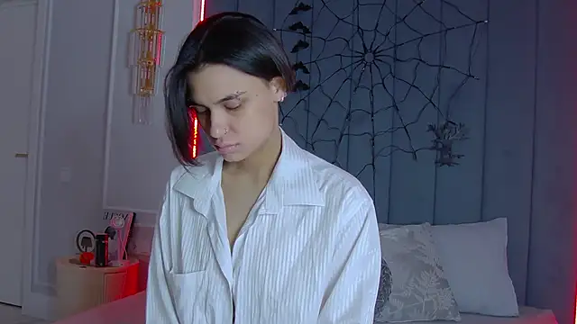 Snapshot of VioletAsh chatting on November 4, 2025, 4:38 am VioletAsh online show from November 4, 2025, 4:38 am