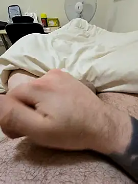 Snapshot of Dexter9858 chatting on November 10, 2025, 5:29 pm Dexter9858 online show from November 10, 2025, 5:29 pm