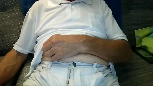 Snapshot of velikifant7 chatting on November 10, 2025, 5:18 pm velikifant7 online show from November 10, 2025, 5:18 pm