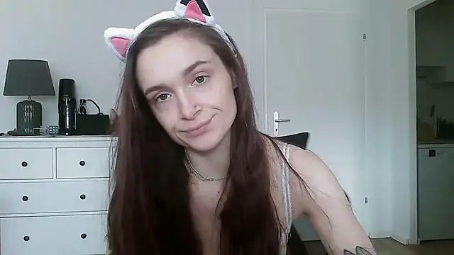 Snapshot of __Leyla__ chatting on November 3, 2025, 10:30 am Leyla online show from November 3, 2025, 10:30 am