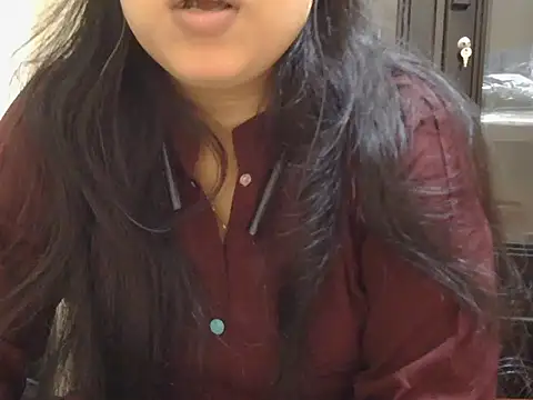 Snapshot of fairy_queen07 chatting on February 14, 2026, 7:03 pm fairy queen07 online show from February 14, 2026, 7:03 pm